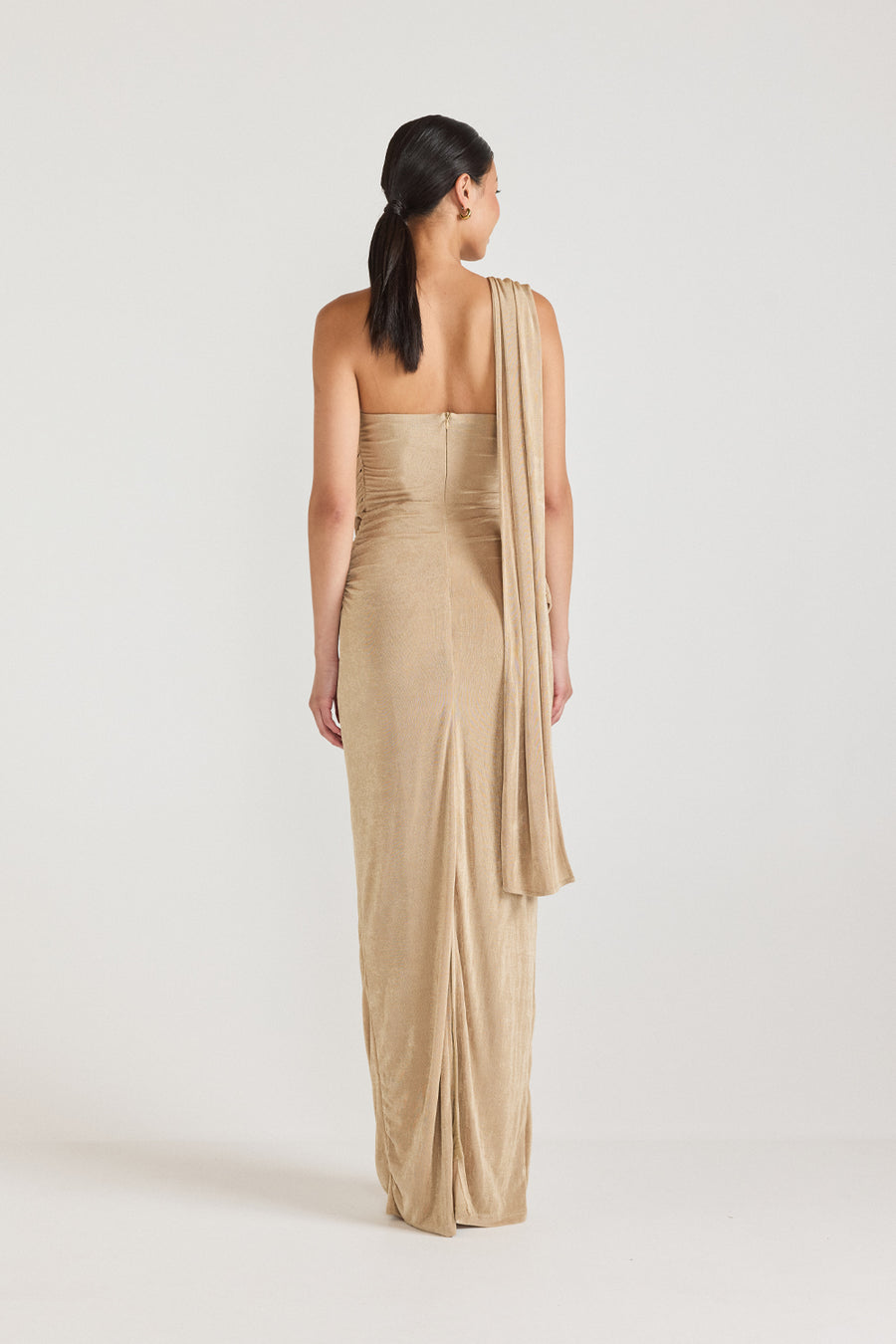 tojha iesha dress in champagne Dress obsessed Our Tojha Iesha maxi dress in champagne available in size 8 Hire price $110